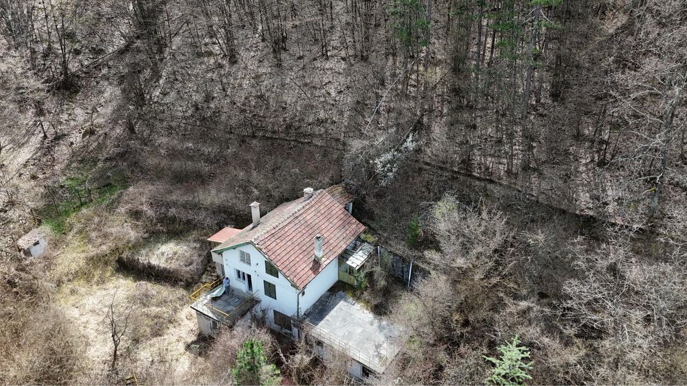 Цяла Самостоятелна къща в с. Луково