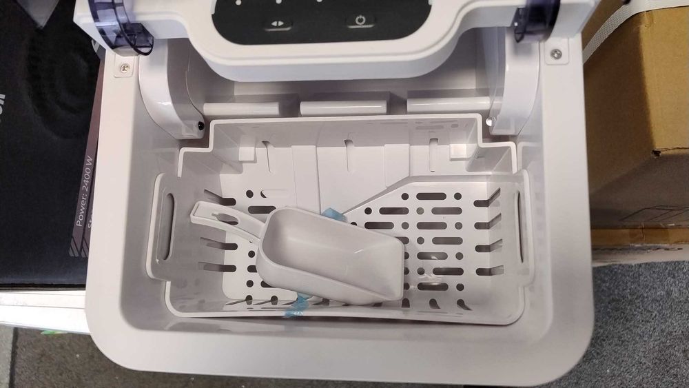 Чисто нова компактна Машина за лед-Ледогенератор Grento-Гренто 1.3 л