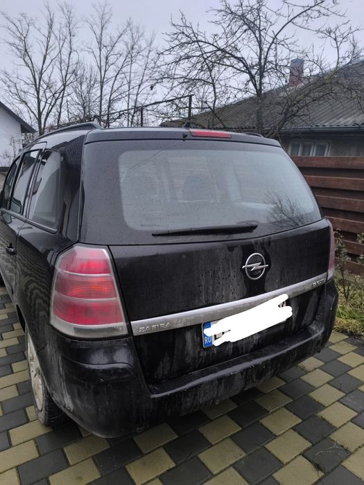 Vând Opel Zafira