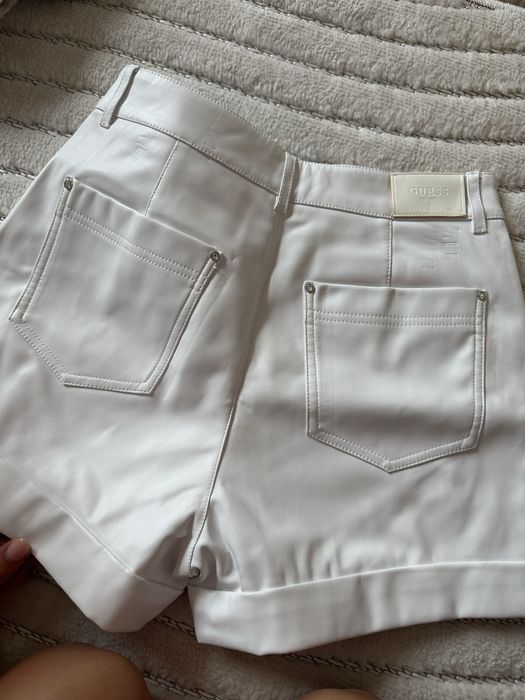 Къси панталони GUESS