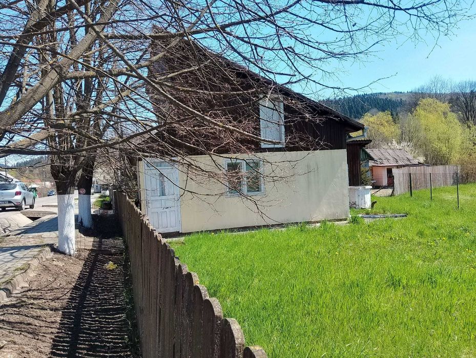 Casă de vânzare în Sucevița