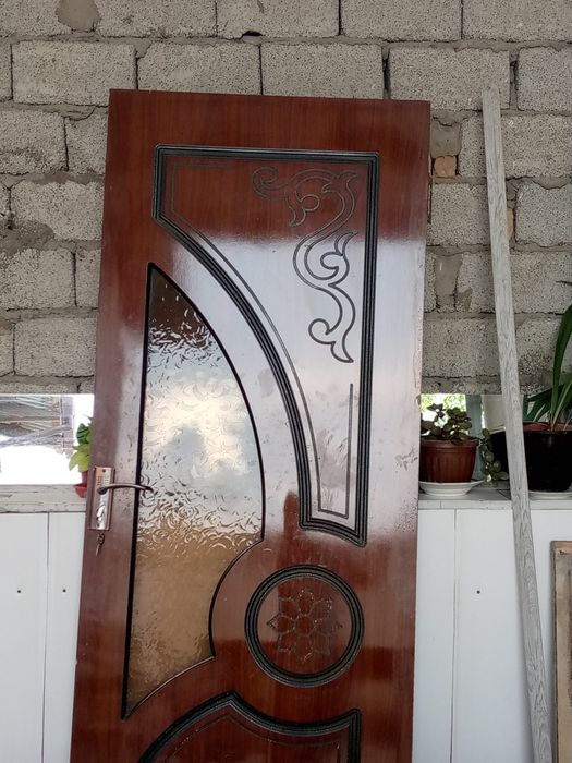 Дверь деревянная входная