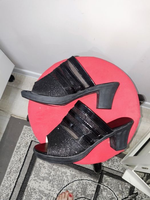 Продам чёрная басаножка 36р новый