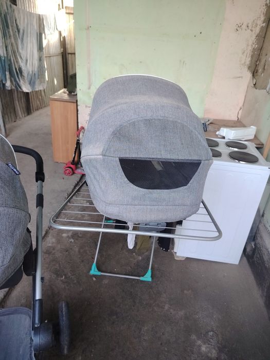 Продам коляску двух ярусную