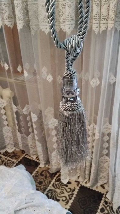 Продаются готовые шторы в отличном состоянии!