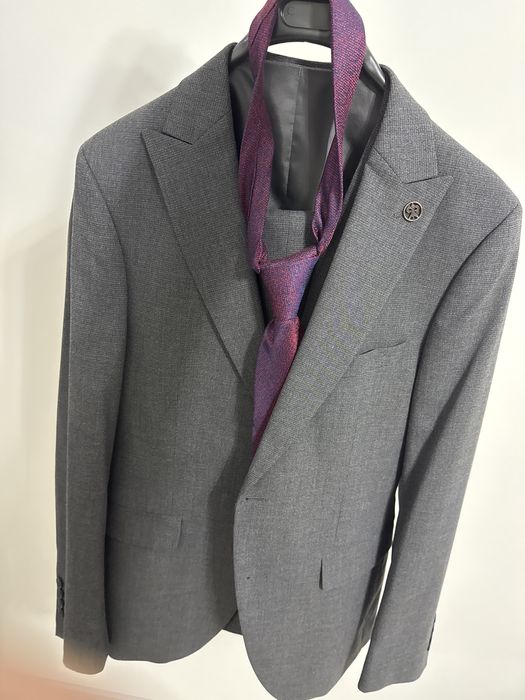 Продается хороший костюм.46 размер