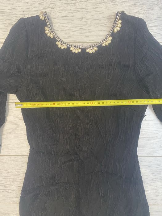 Официална рокля в зелено и черно и рокля с перли