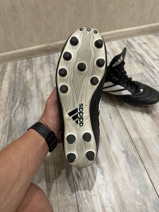 Бутонки Adidas и стоножки Nike