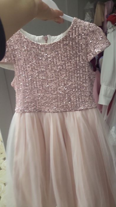 Нарядные платья на 3-4-5 лет