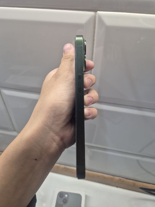 Продам iphone 13