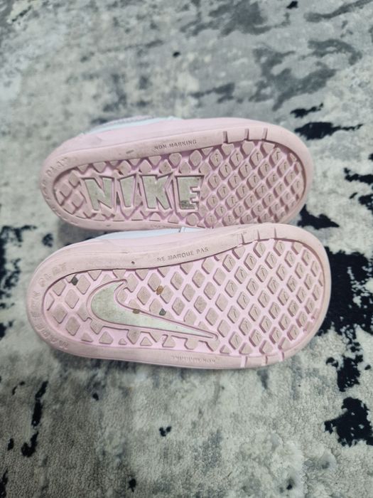 Adidasi nike fetite marimea 22