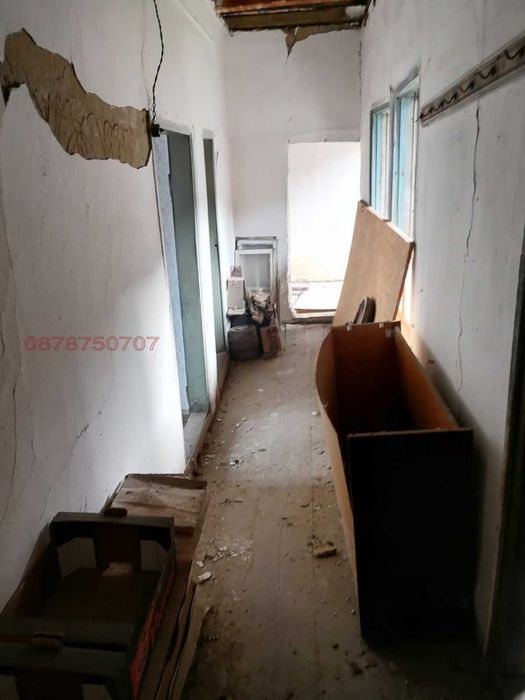 Двуетажна къща С. Черни осъм Център