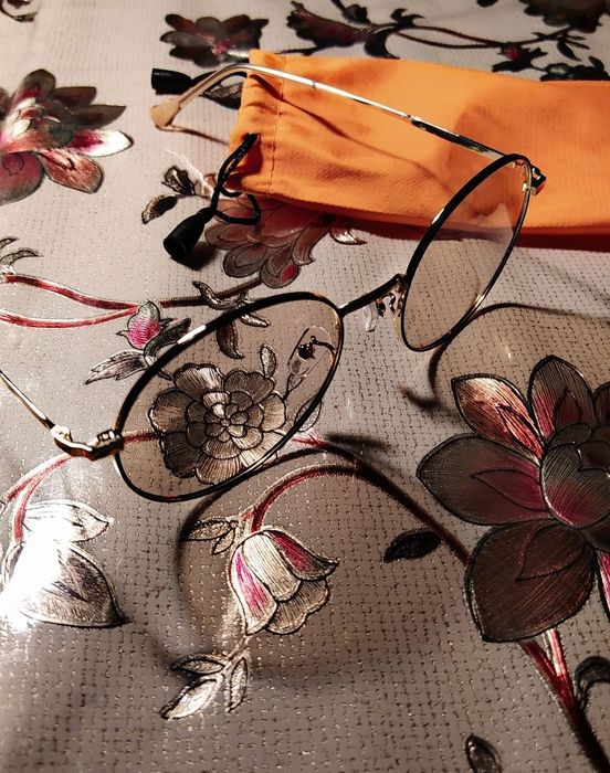 Очки обычный продаются