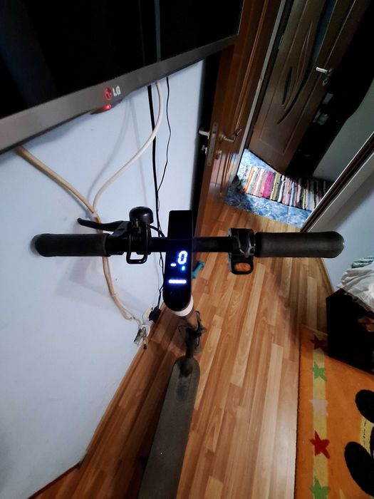 Vand trotineta electrica xiaomi.