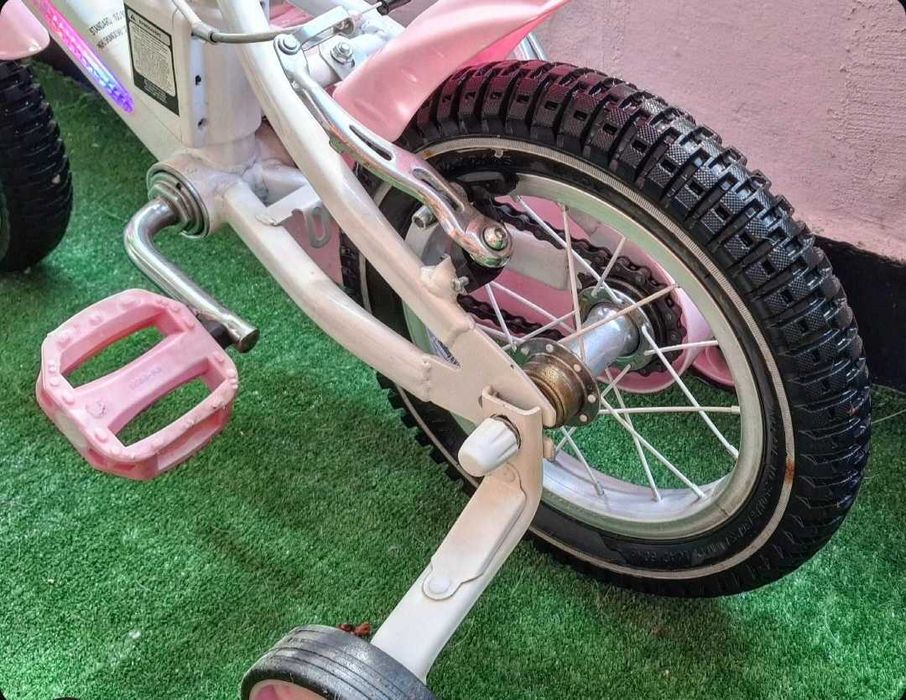 Розово,детско колело 12