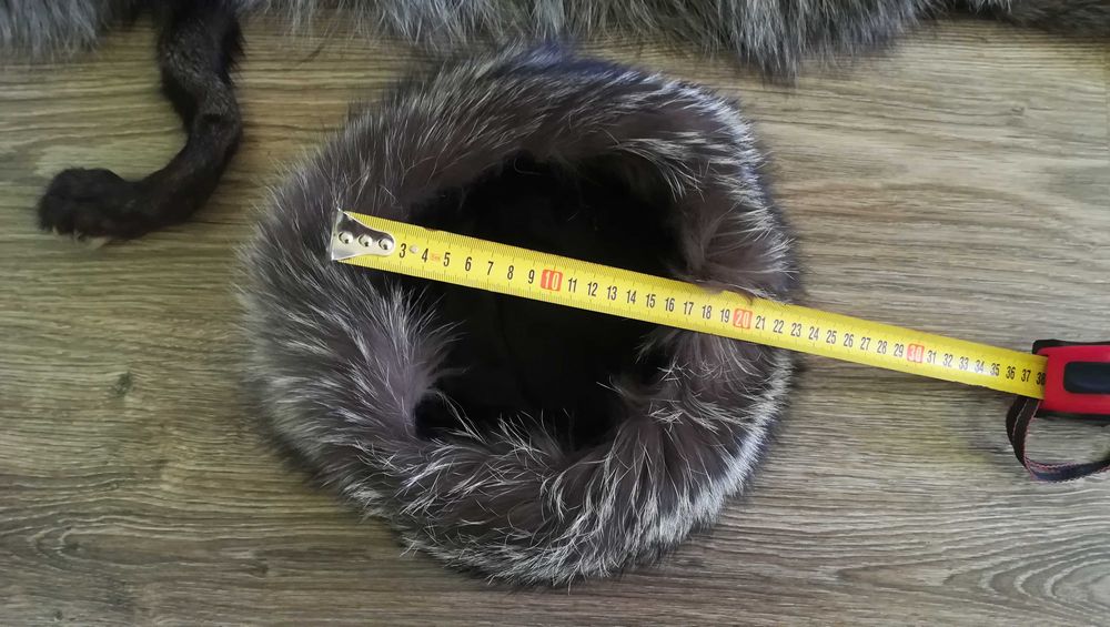 Яка и шапка от лисица