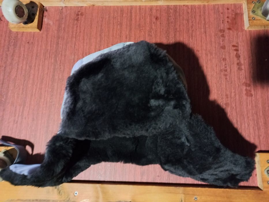 Продам шапку ушанку новую.