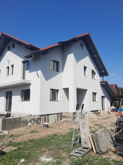 amenajari bai interioare zugraveli izolatii