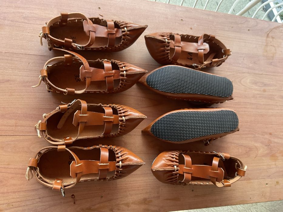 Ръчна изработка на цървули от италианска телешка кожа от 21 до 48 ном.