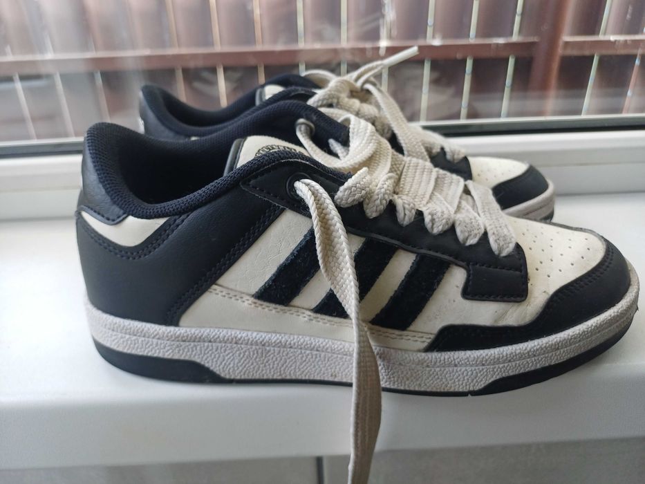 Adidasi baieti !