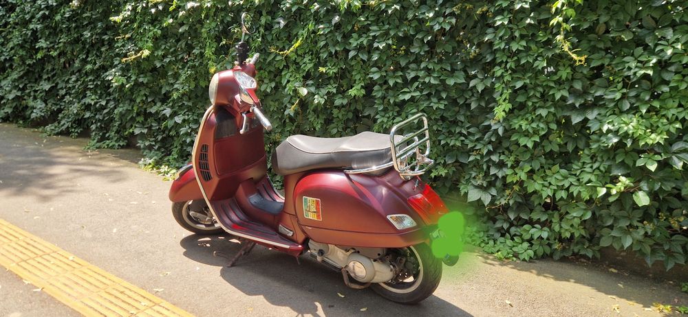 Piaggio Vespa 300 GTS scuter moto