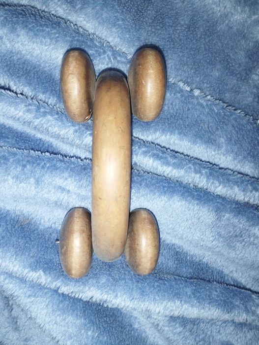 Vând calapod de lemn și frecalau vechi