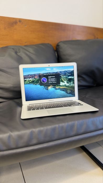 MacBook Air 13” Early 2015