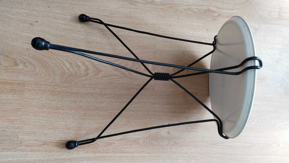 Сгъваема трикрака масичка