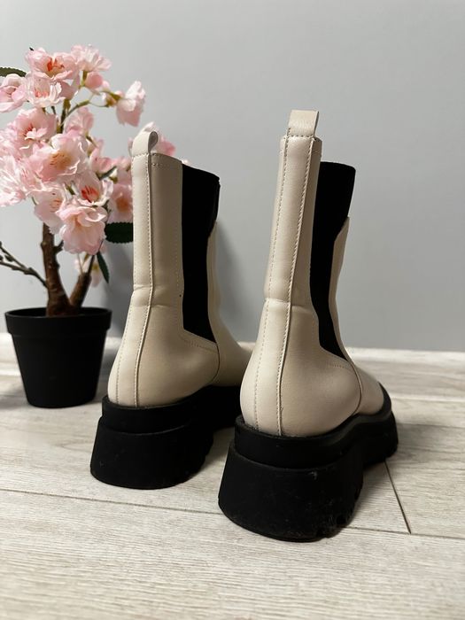 Боти Stradivarius