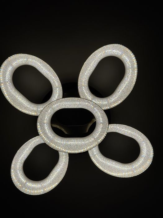 Современная LED-люстра с пультом управления