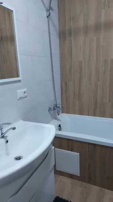 Дава се под наем Двустаен апартамент в София, Център - 56 кв.м за 407.49 € - Снимка #2
