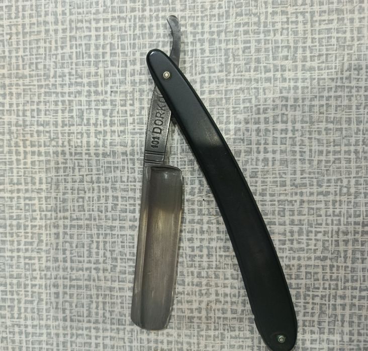 Опасная бритва .