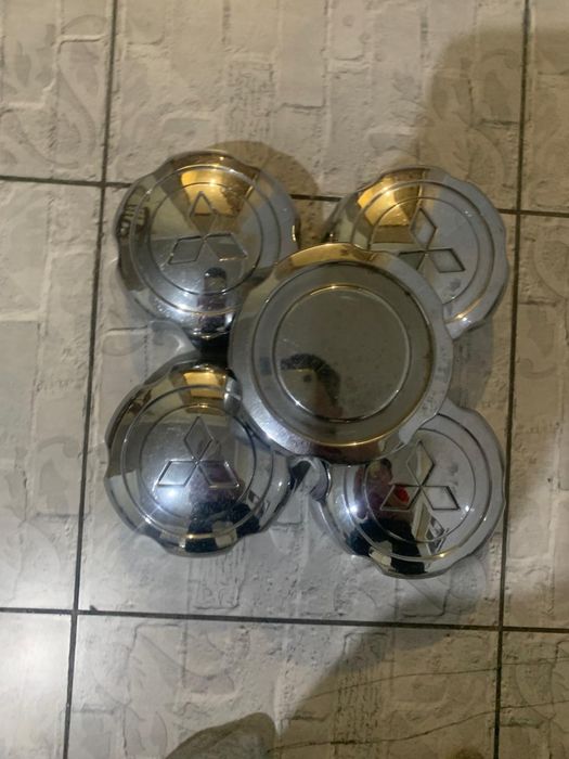 Продаю калпаки митсубиси делика
