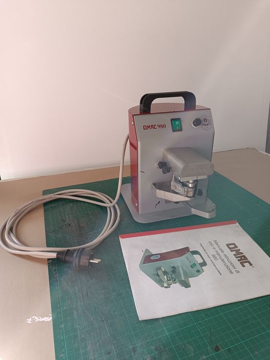 Masina de vopsit canturi  piele naturala