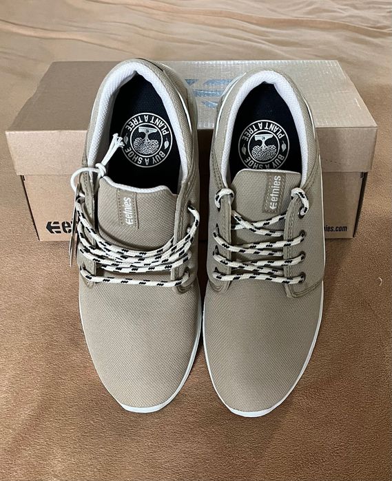 Спортни обувки Etnies Scout