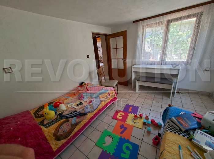 Продава се Къща в Дупница - 248 кв.м за 718 €/кв.м - Снимка #19