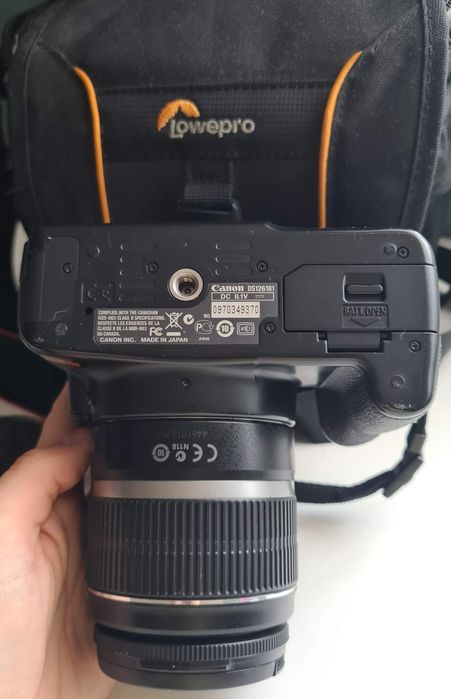 Aparat foto Canon EOS 450D + Obiectiv Canon EF-S 18–55mm IS – Stare im