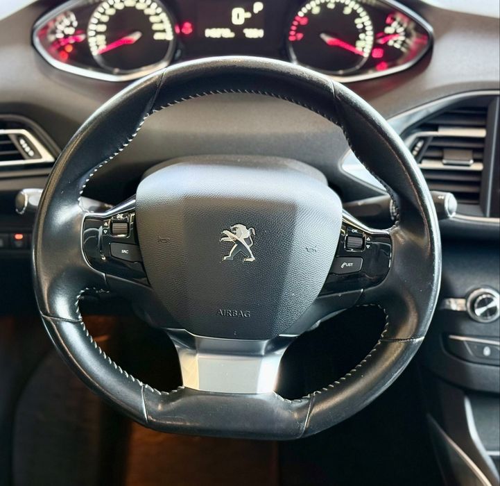 Peugeot 308 1.2i Auto 130hp 2016