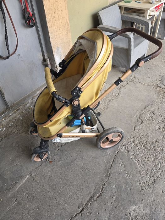 Продаётся детская коляска + подарок
