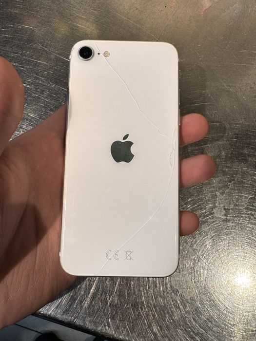 продам айфон SE