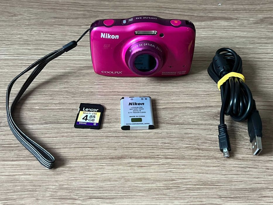 Aparat foto digital Nikon Coolpix S32 Roz Pink rezistent la apa si socuri culoare superba cu card,cablu incarcare si baterie originala, poze super