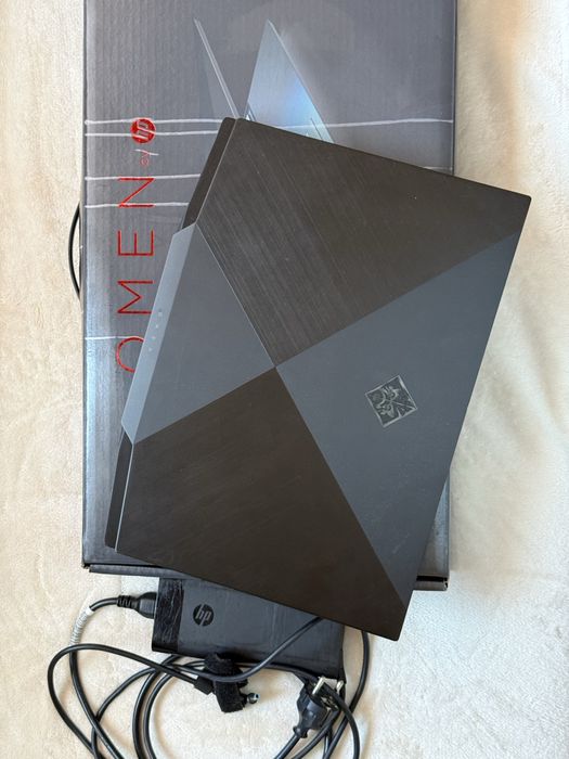 HP OMEN 15 Gaming Laptop – i7 / RTX 2070 / 16GB RAM / 144Hz