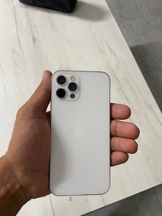 Iphone 12 pro rangi oq