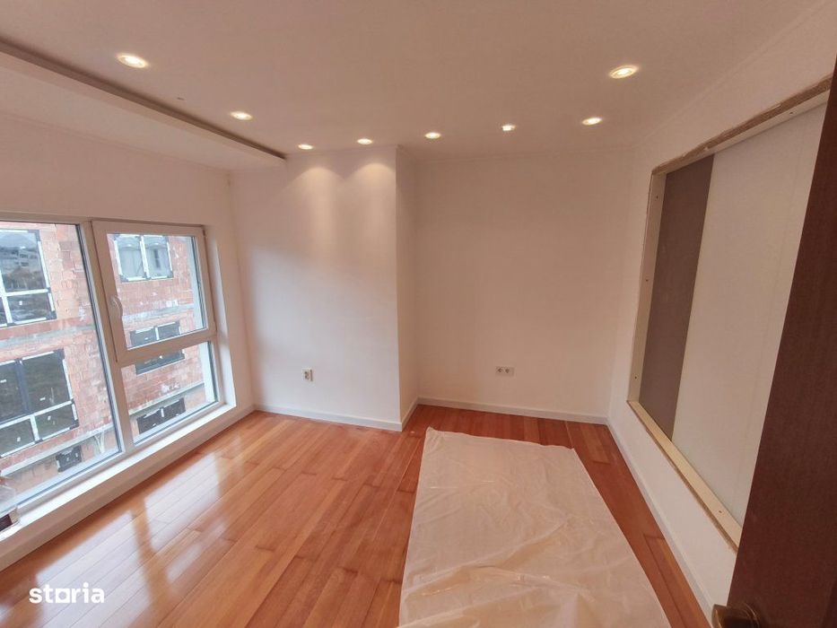 Apartament de vânzare 4 camere, Strada Victoriei, Baia Mare Complex re