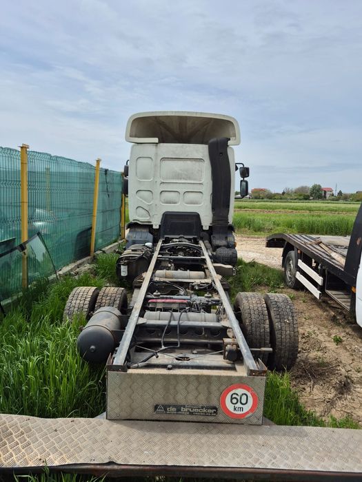Piese camion DAF 2007 motor cutie roti faruri uși punte