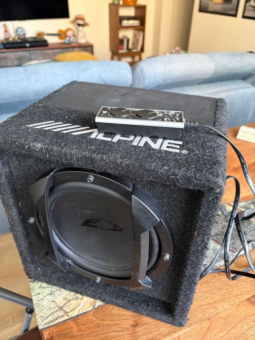 Subwoofer Alpine E-Type 12 + stație Alpine MRP-M350 350W RMS