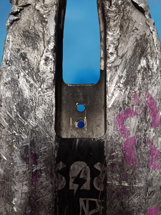 Дека траст монумент