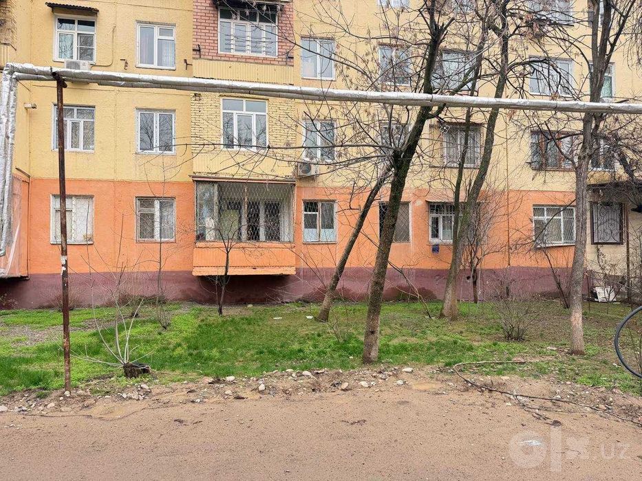 Продаётся 2/1/4 Авиасозлар Кадышева базар Без ремонта