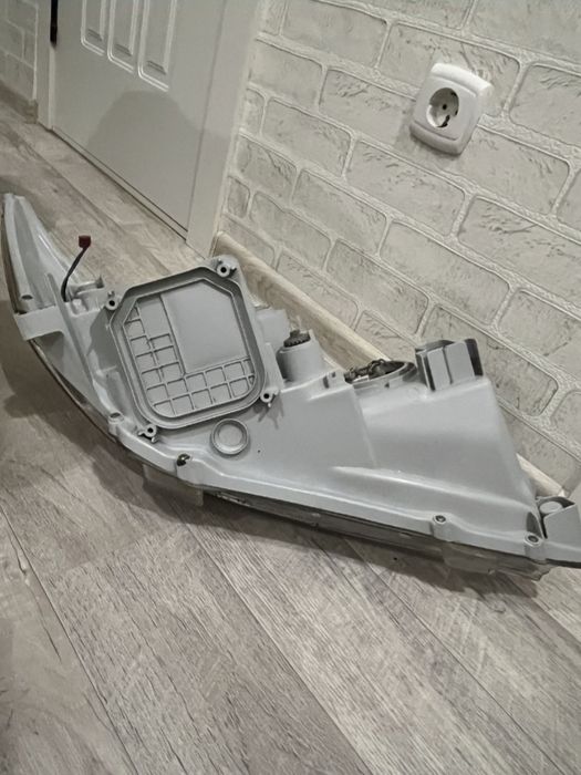 Продам фары тайота 40