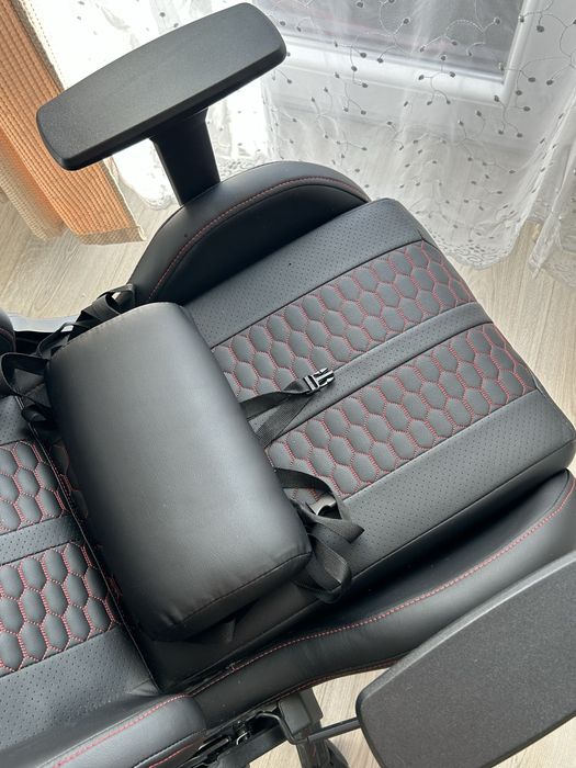 Scaun gaming Legend in stare impecabila